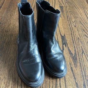 Lucky Brand Chelsea boot “Bhrett” black leather. Size 7